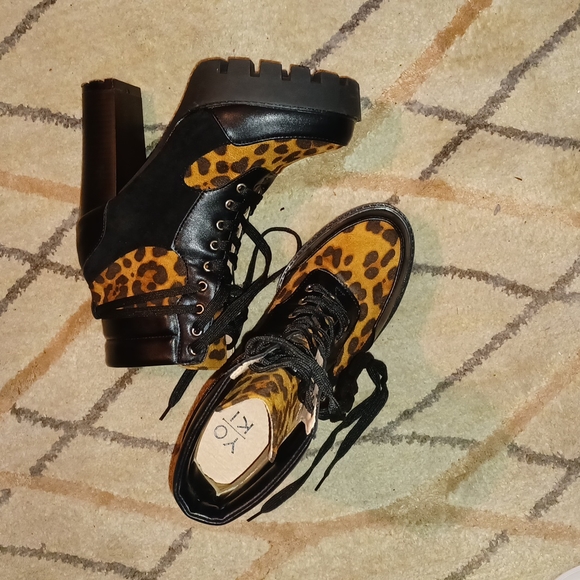 Yoki Combat Bootie - Picture 5 of 12